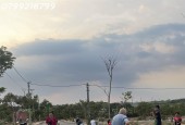 Bán gấp thửa đất nền sổ riêng thổ cư Bình Minh Trảng Bom Đồng Nai . Gía bán 1 tỷ 150 /nền . LH 0799 216 799 em Trinh.